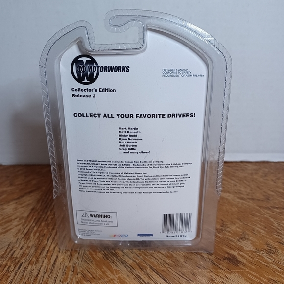 #17 MATT KENSETH DEWALT RACING 3" FIGURE 2003 BY MOTORWORKS NEW 1/24. - Picture 3 of 5